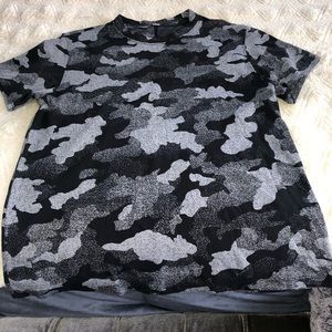 Lululemon Women’s Medium Shirt. Camo all yours.